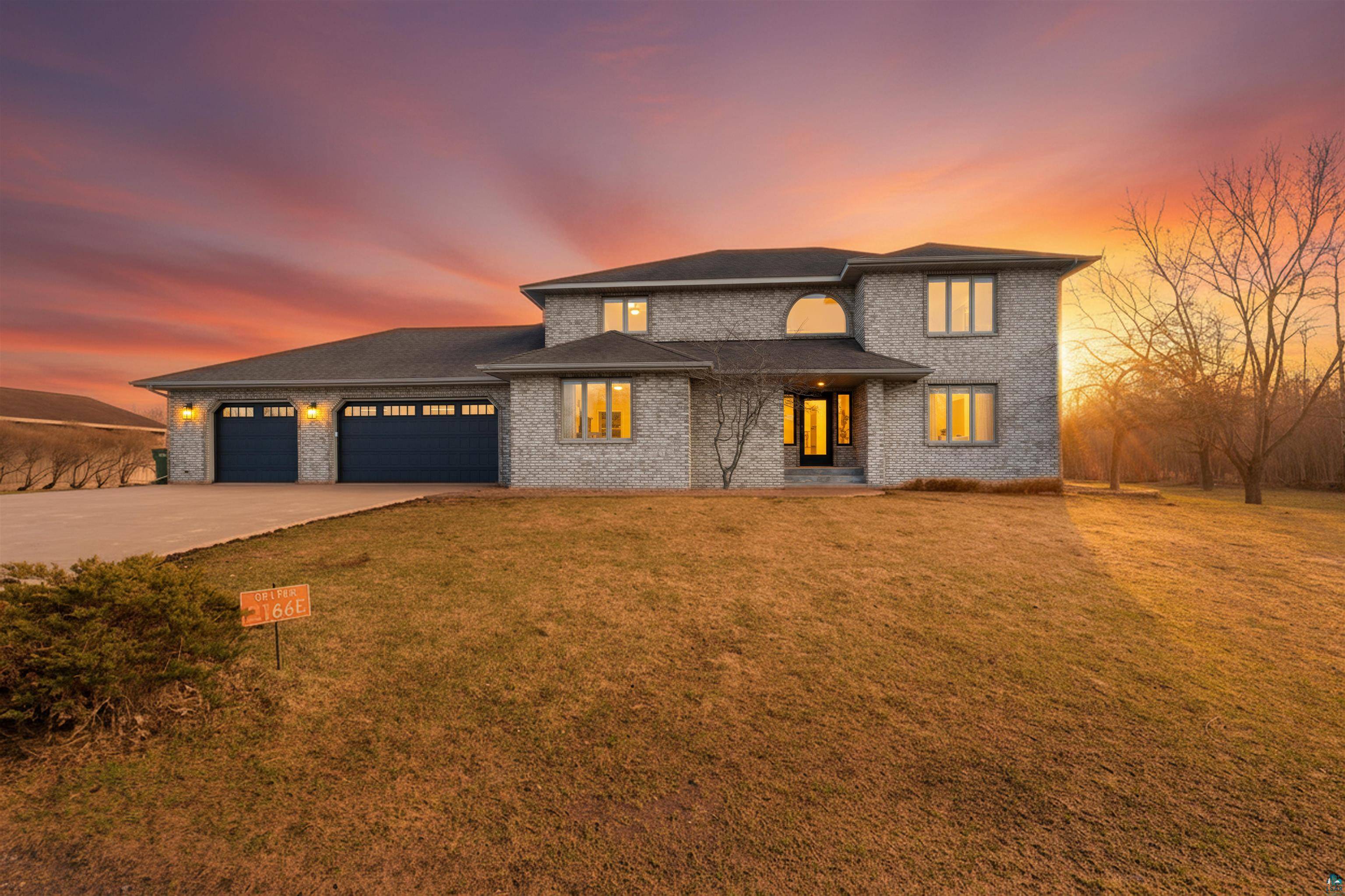 2166 E Detroit St, Superior, WI 54880