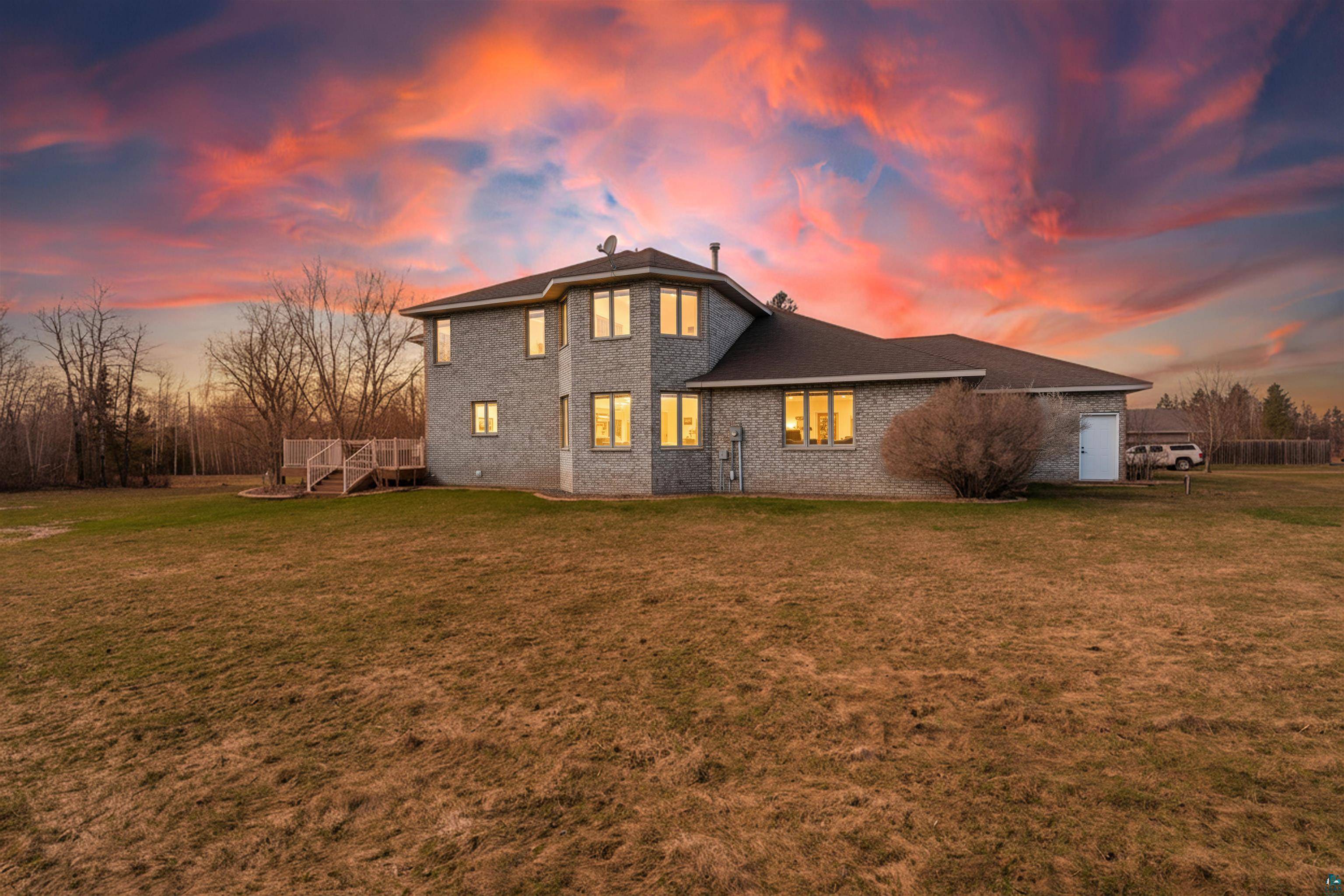 2166 E Detroit St, Superior, WI 54880