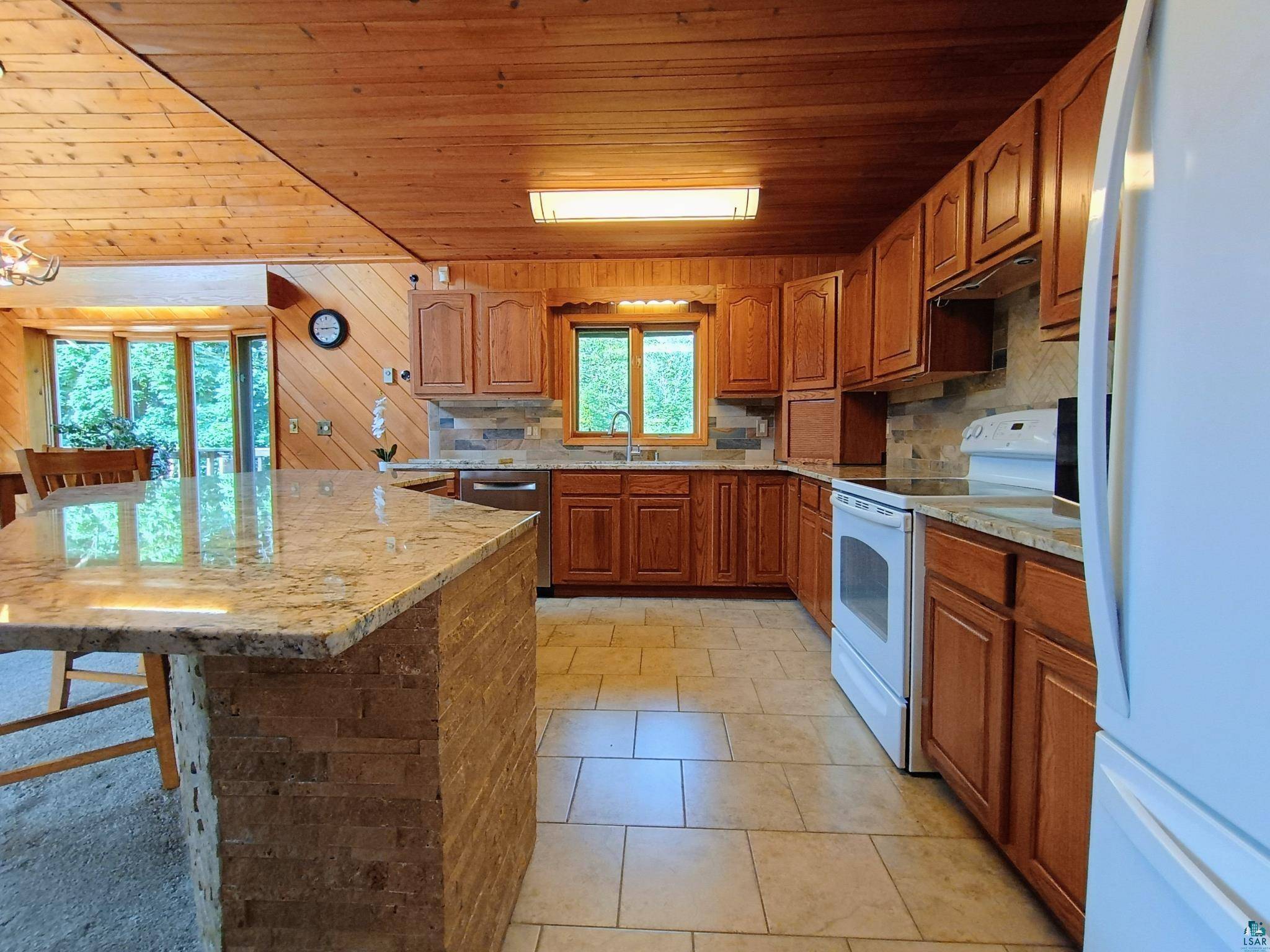 2805 Karl Ave, Duluth, MN 55811