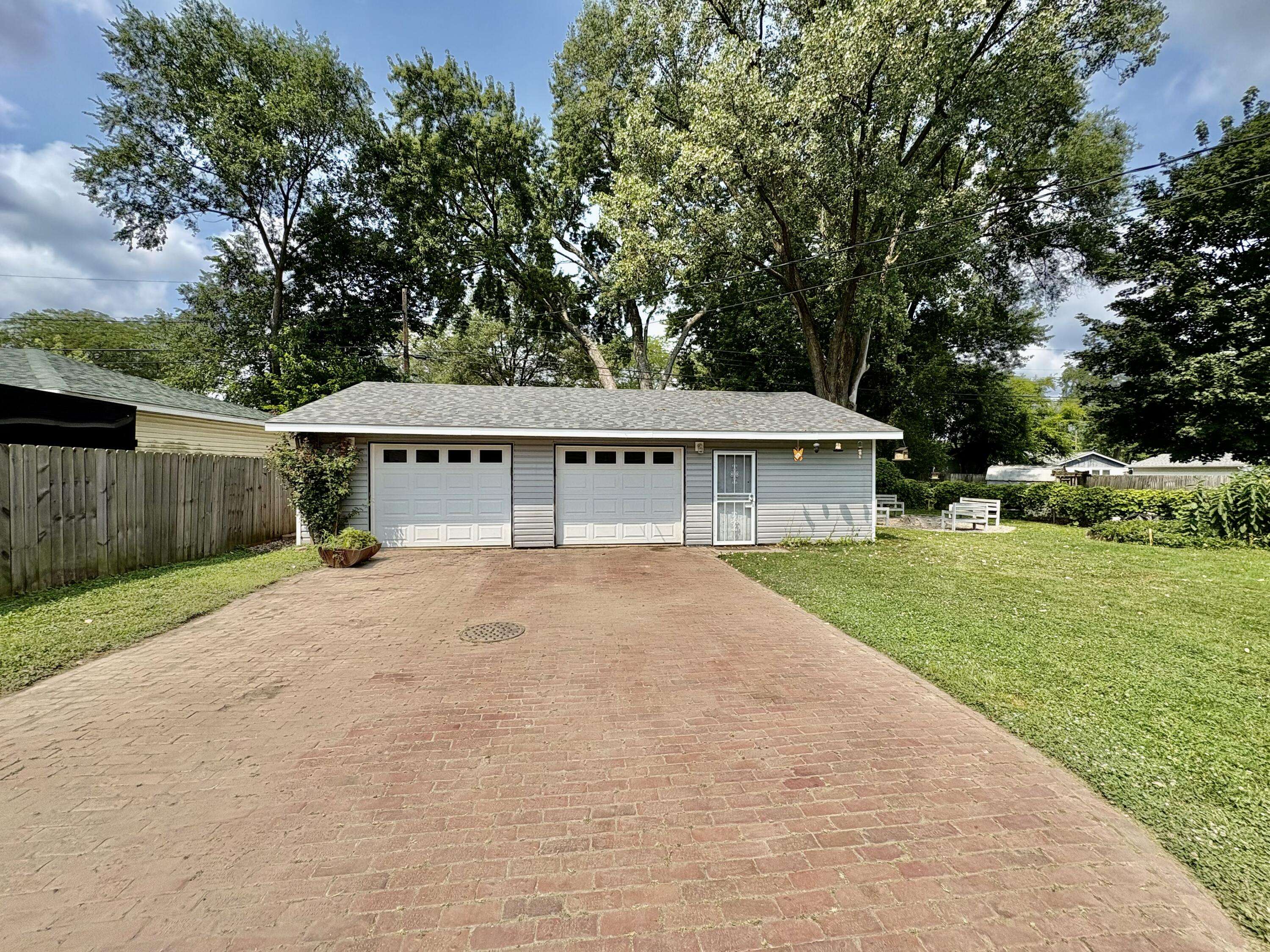 70 N Hillcrest Avenue, Hobart, IN 46342