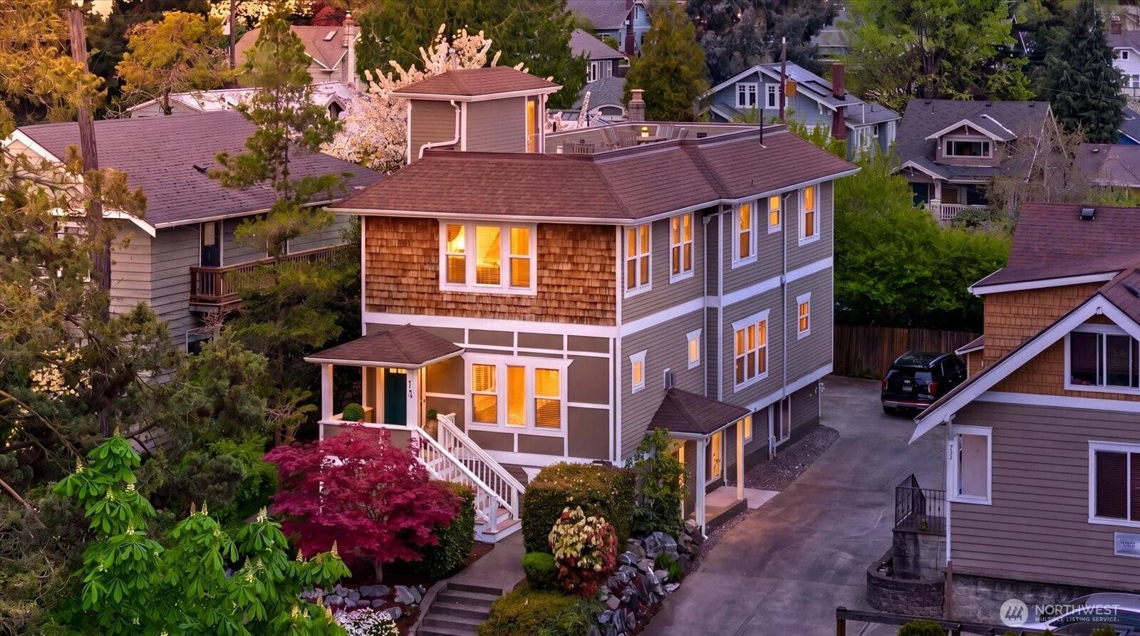 400 NE 50th ST, Seattle, WA 98105