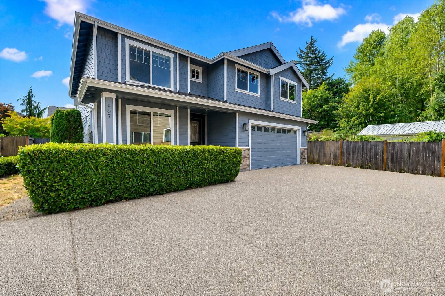907 Ilwaco PL NE, Renton, WA 98059