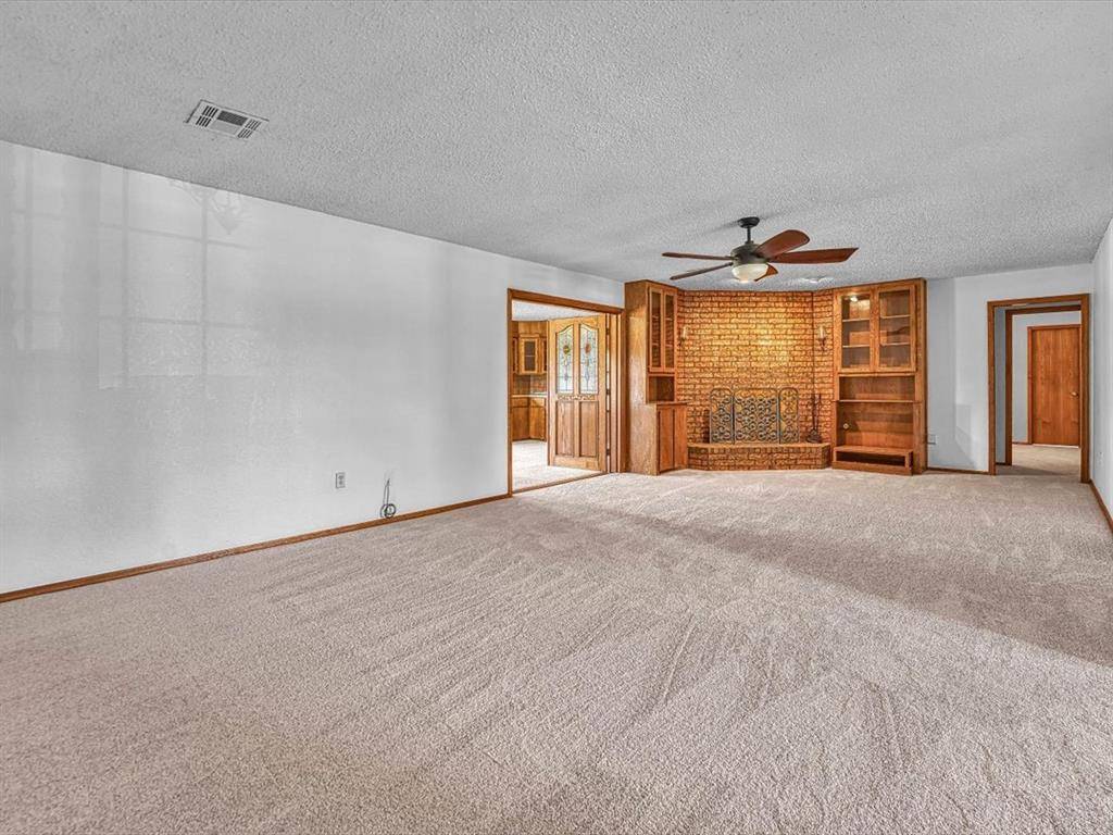 715 SW Englewood DR, Lawton, OK 73505