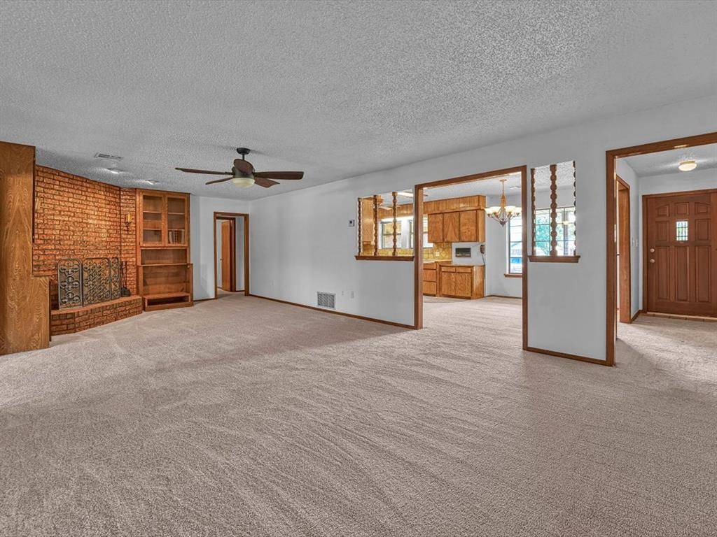 715 SW Englewood DR, Lawton, OK 73505