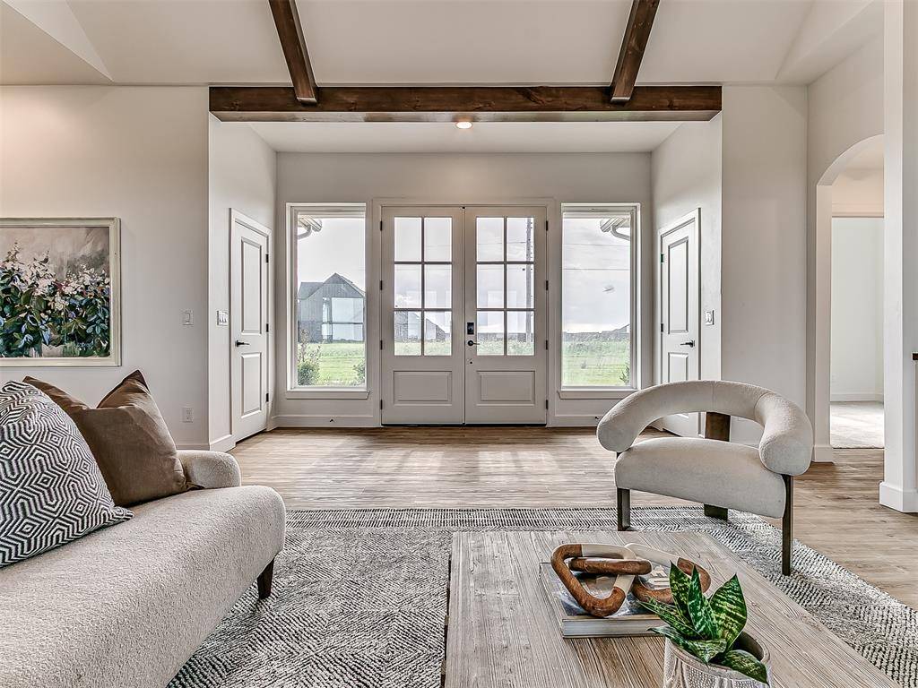 2692 S May AVE, Guthrie, OK 73044