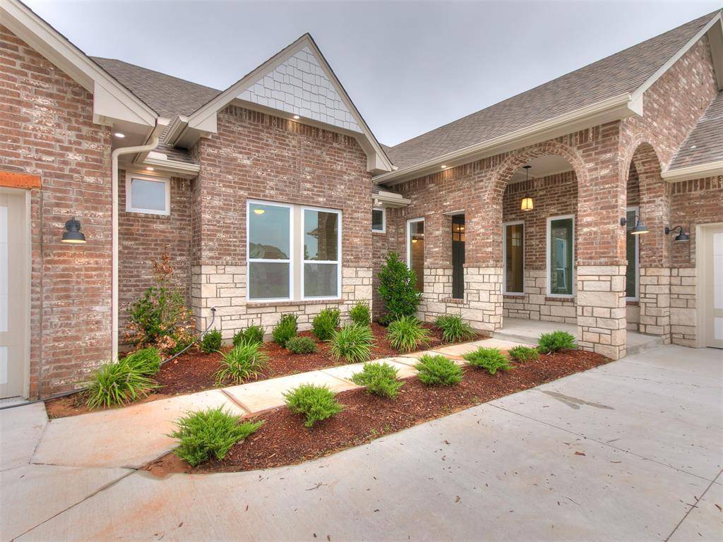 4046 Black Rock LN, Newcastle, OK 73072