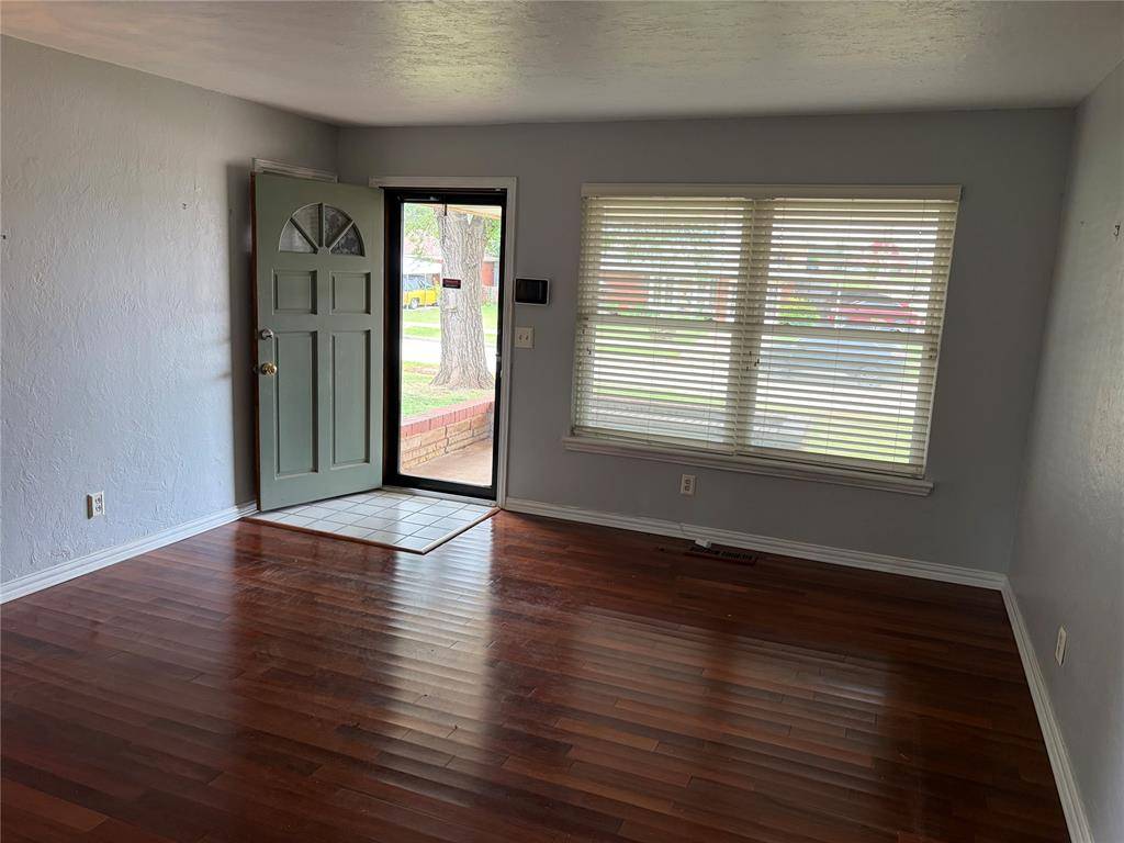 415 W Curtis DR, Midwest City, OK 73110