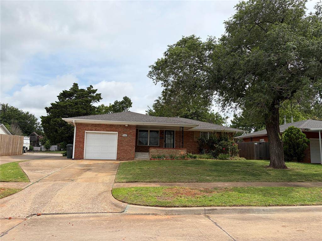 415 W Curtis DR, Midwest City, OK 73110
