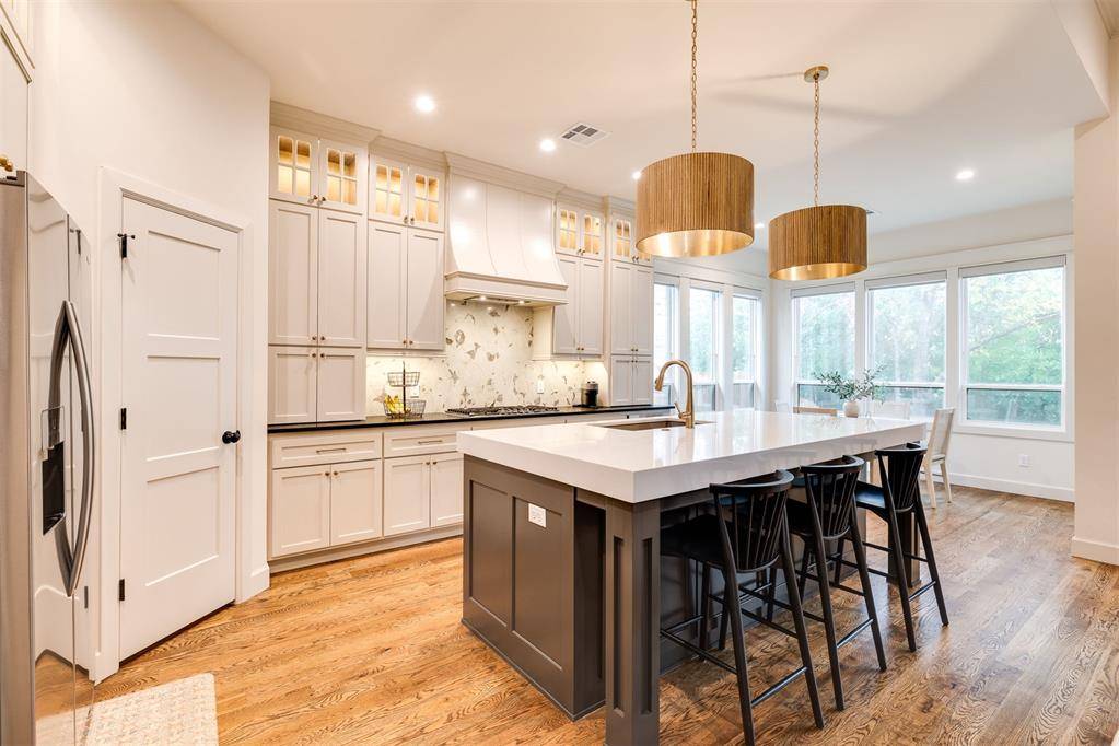 1732 Parkwood AVE, Edmond, OK 73034