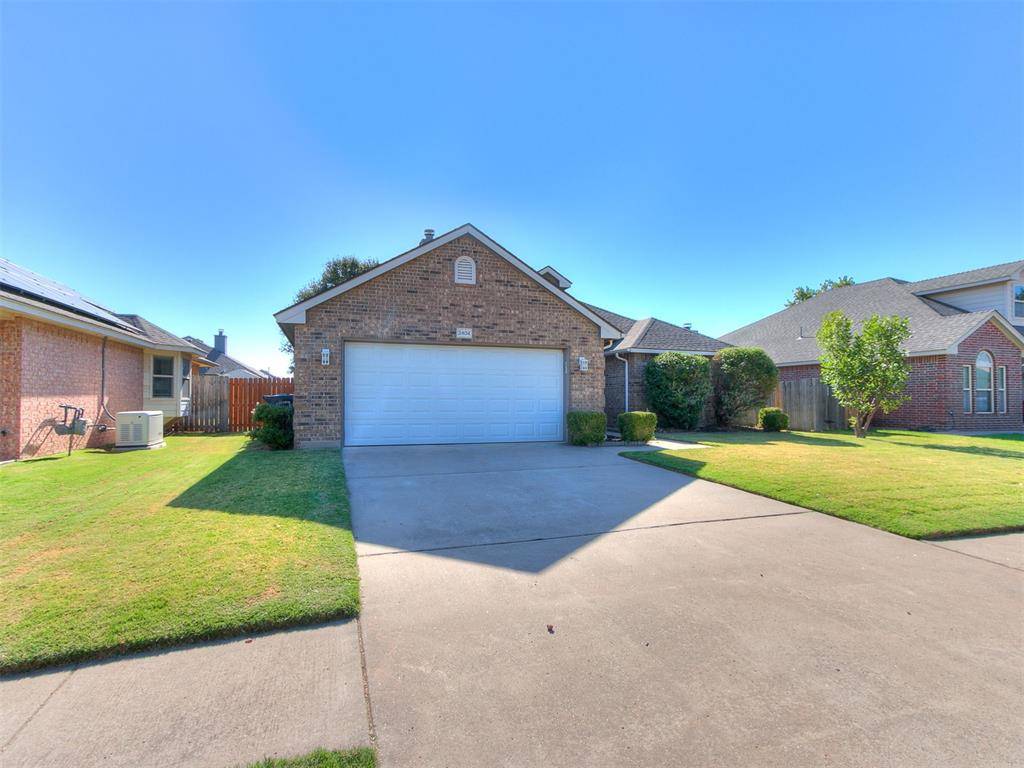 2404 Vintage Park LN, Yukon, OK 73099