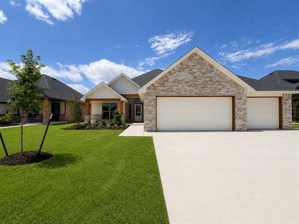 5105 Vine Cliff RD, Mustang, OK 73064
