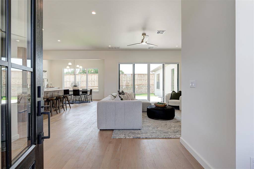 2432 Amante CT, Edmond, OK 73034
