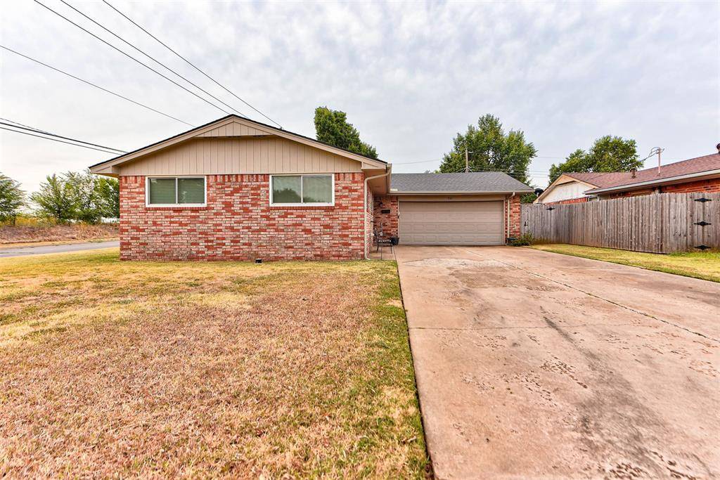 201 Holbrook DR, El Reno, OK 73036