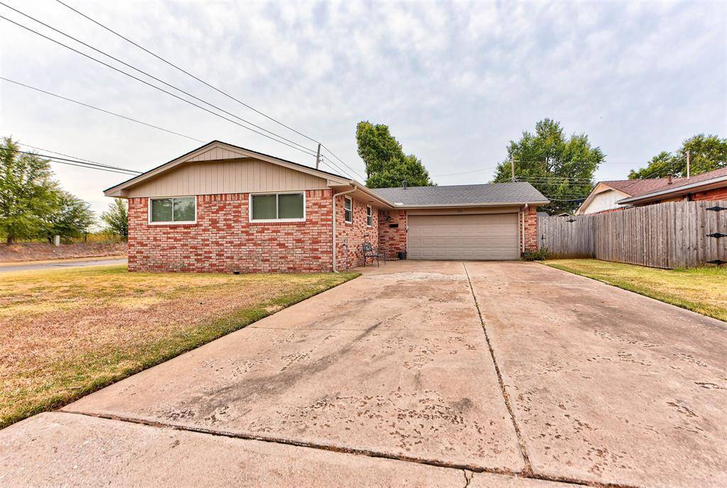 201 Holbrook DR, El Reno, OK 73036