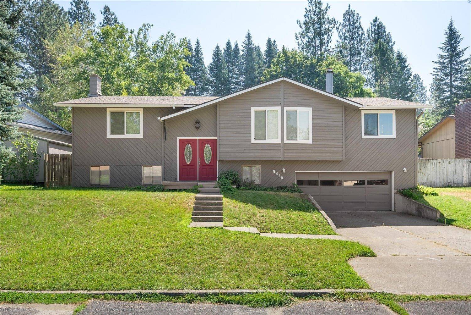 8418 N General Grant WAY, Spokane, WA 99208