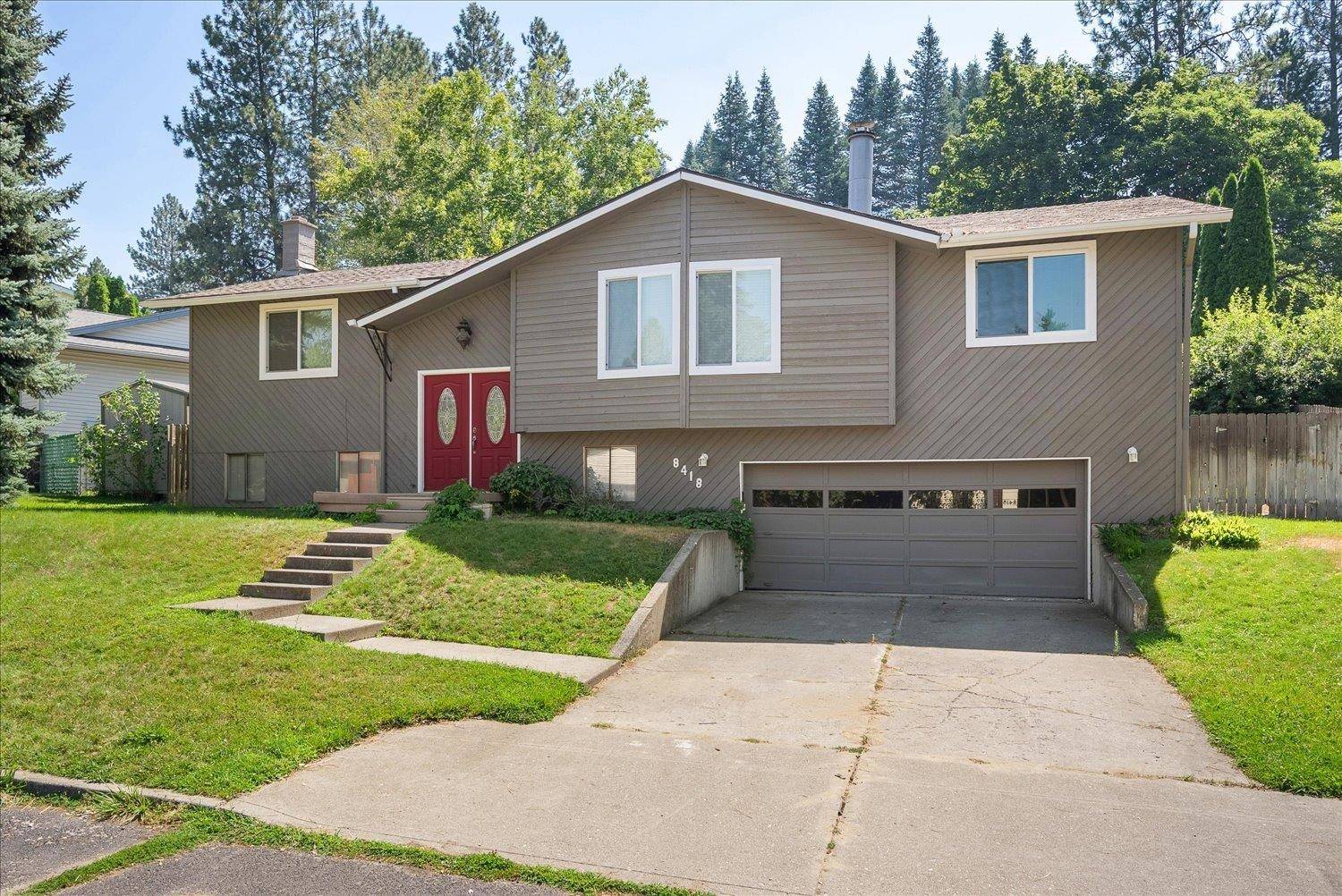 8418 N General Grant WAY, Spokane, WA 99208