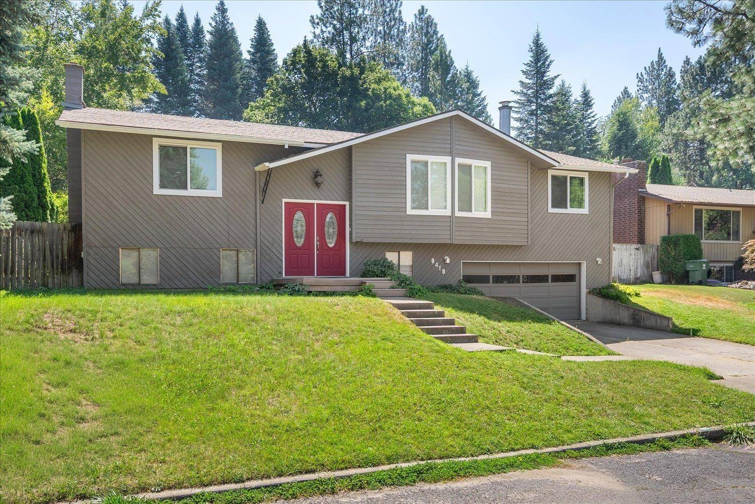 8418 N General Grant WAY, Spokane, WA 99208