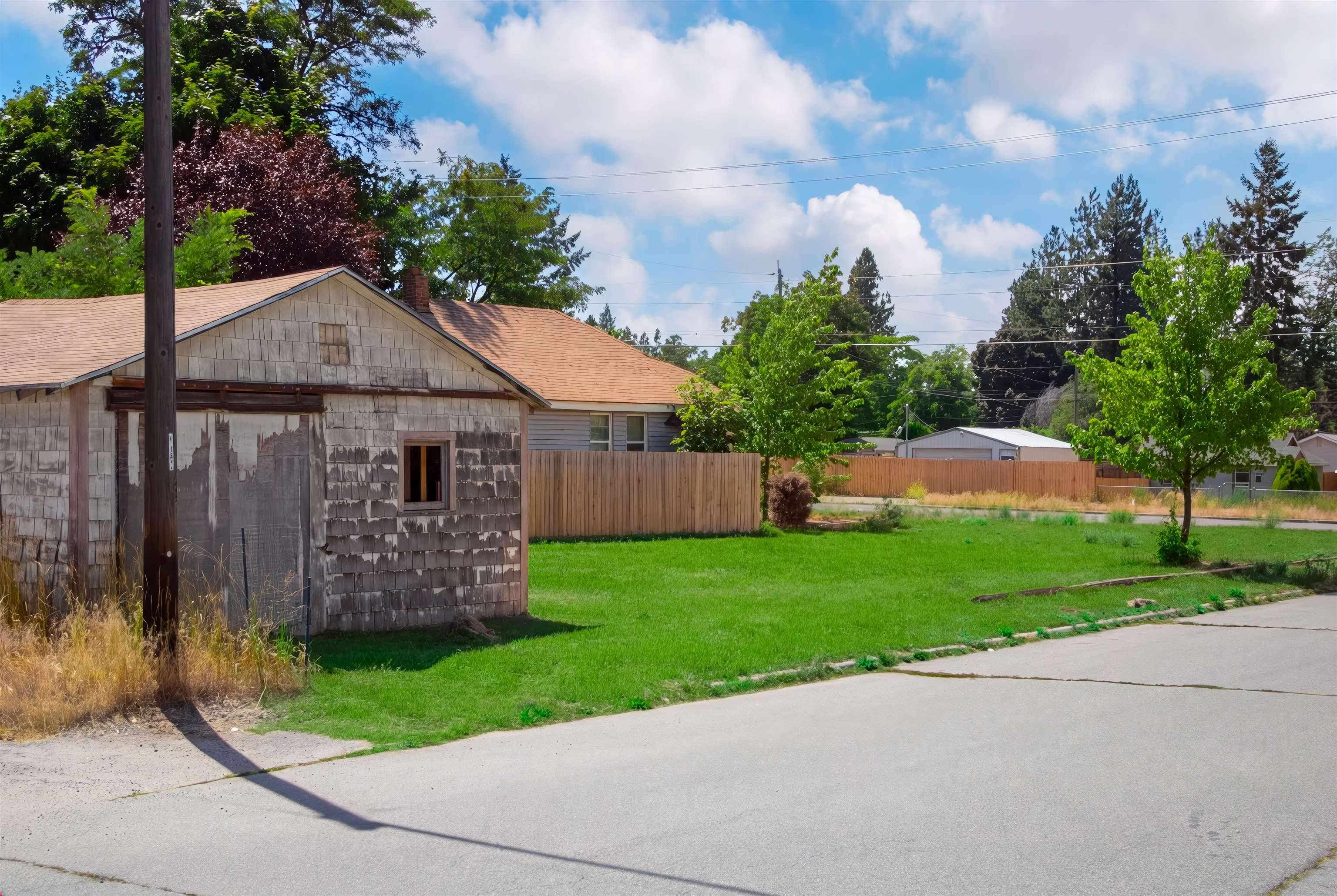 5826 N Madison St, Spokane, WA 99205
