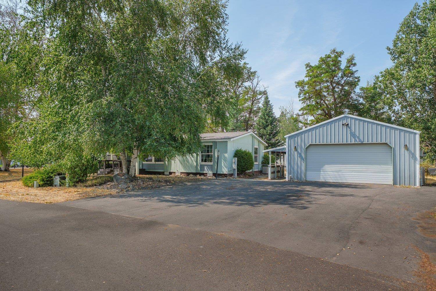 1305 E Evergreen St, Deer Park, WA 99006