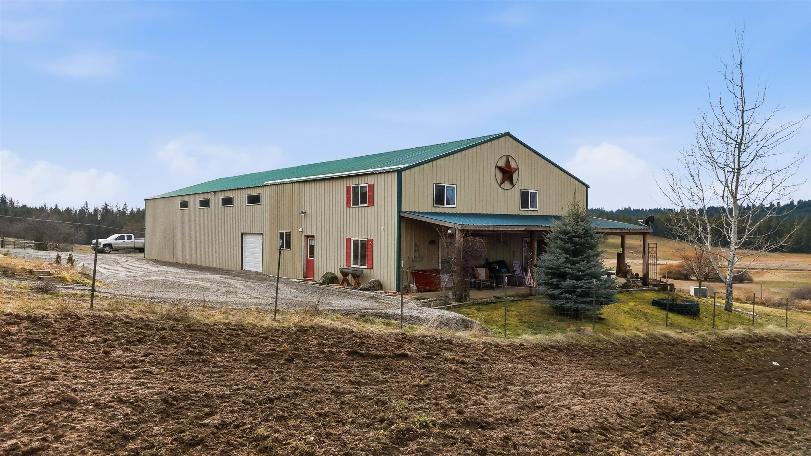 26323 N Madison Rd, Chattaroy, WA 99003