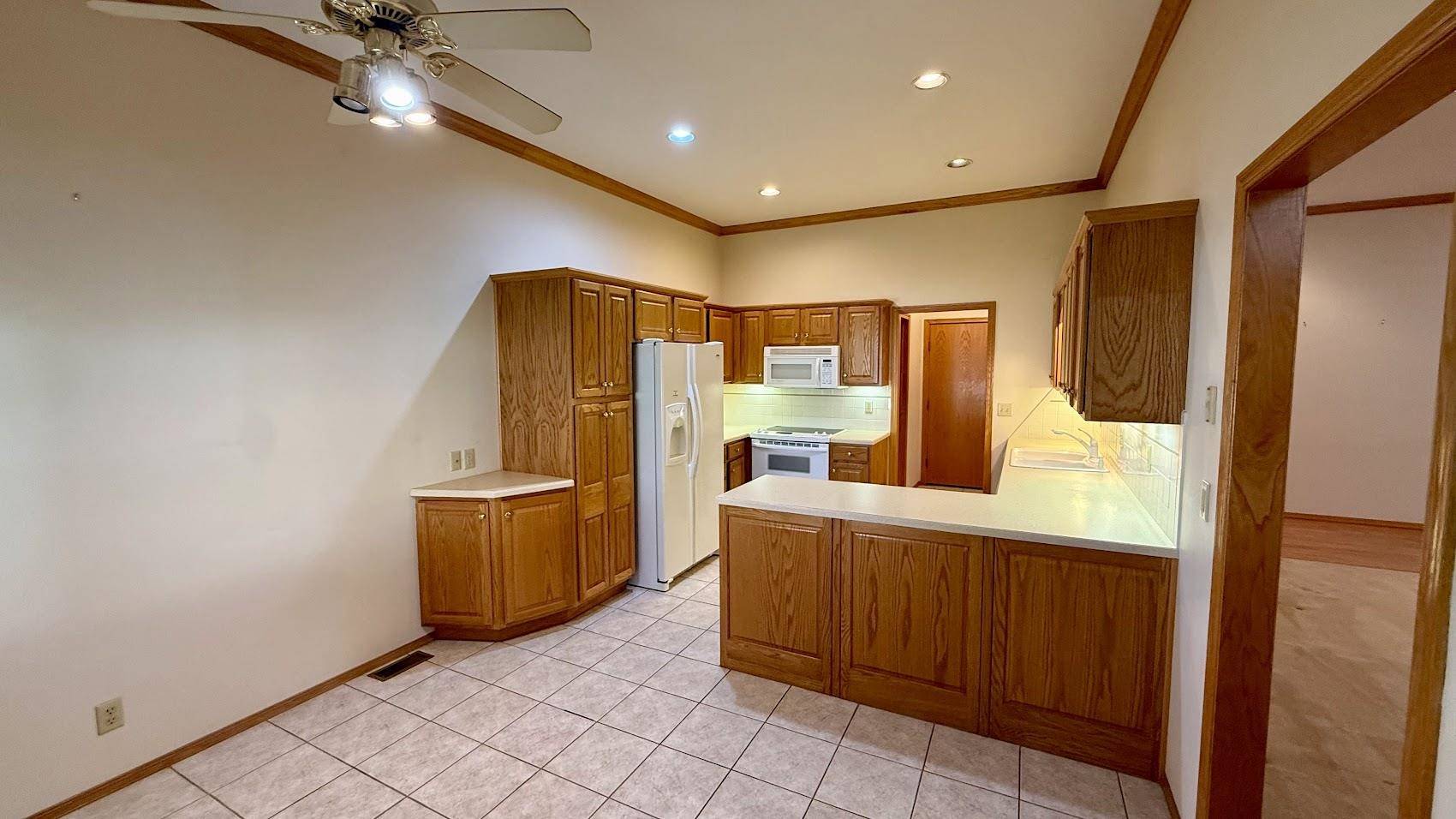 1770 N Country Club Rd #9, El Dorado, KS 67042