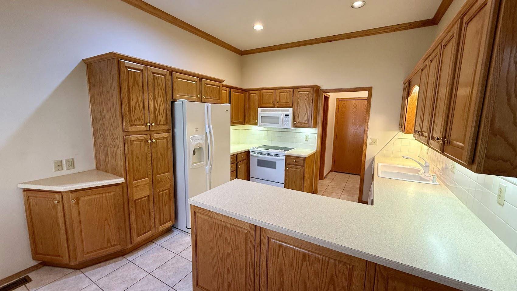 1770 N Country Club Rd #9, El Dorado, KS 67042