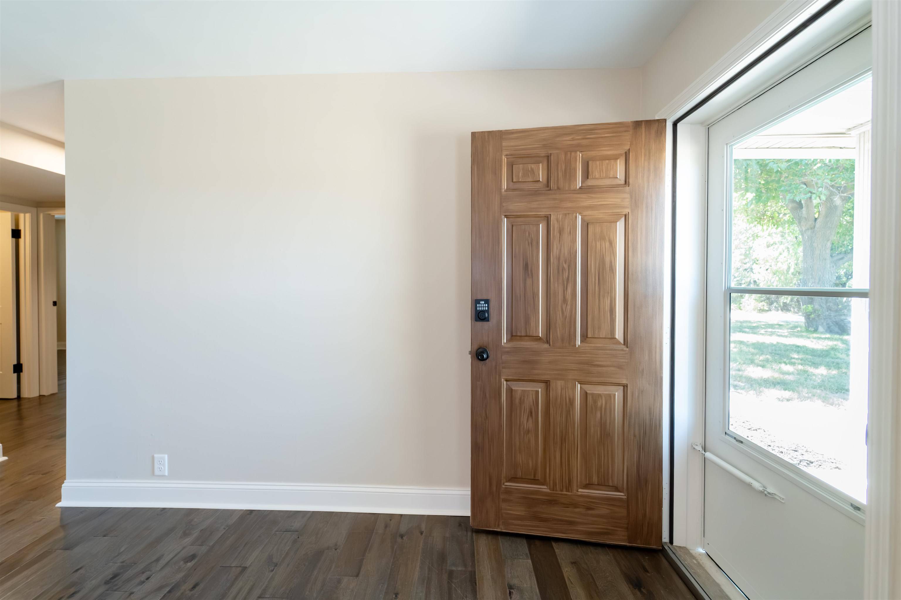 545 W Macarthur, Wichita, KS 67217
