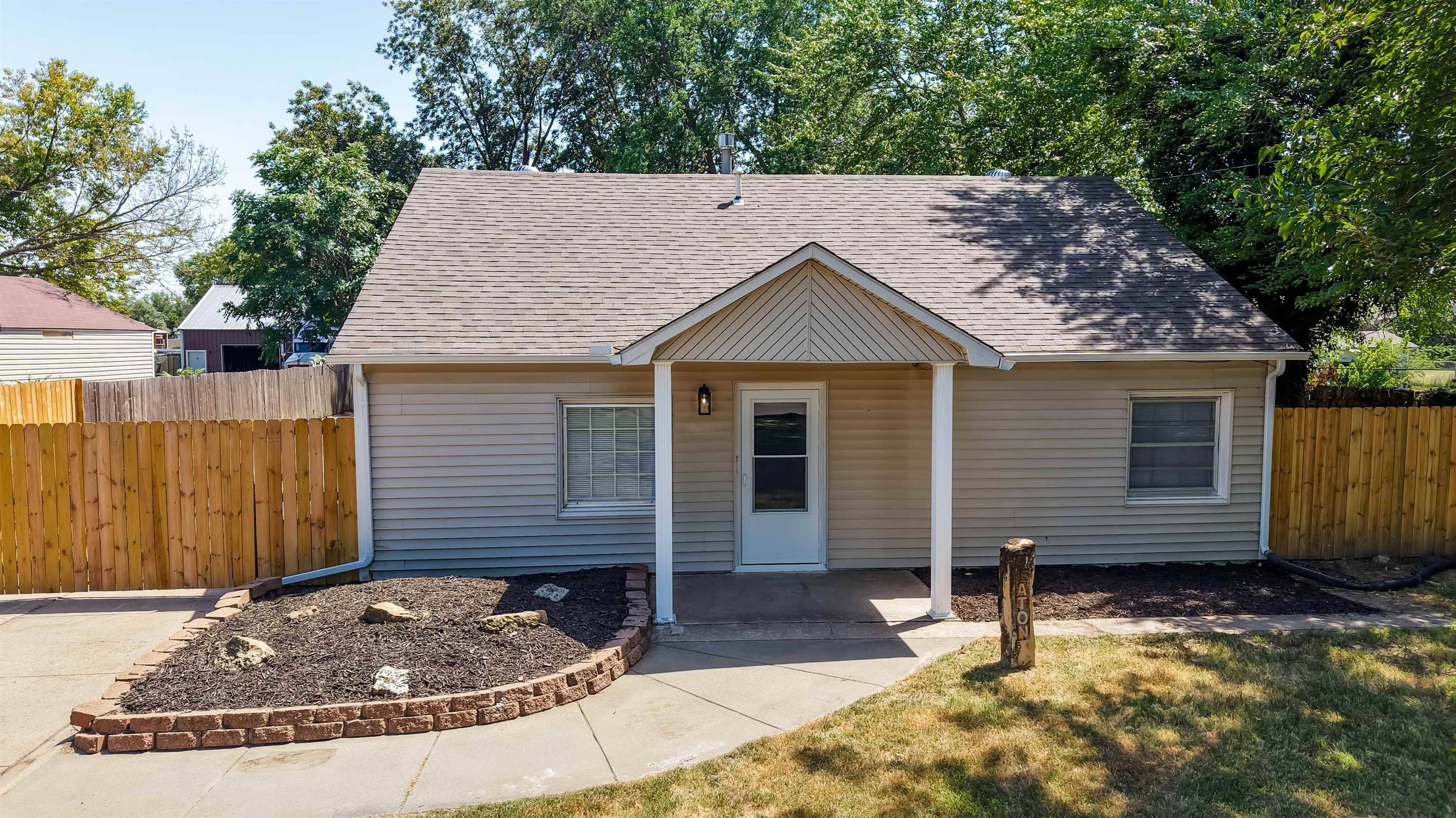 545 W Macarthur, Wichita, KS 67217