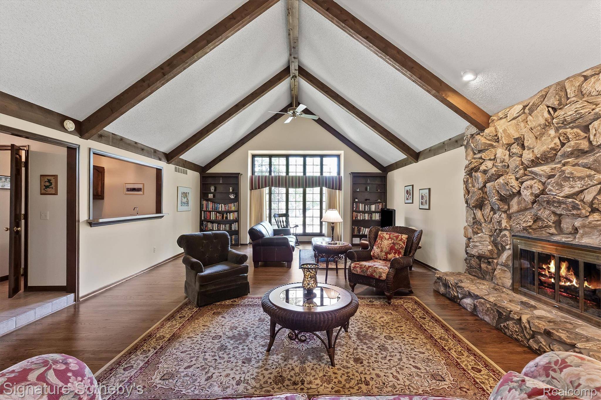 251 Woodwind DR, Bloomfield Hills, MI 48304