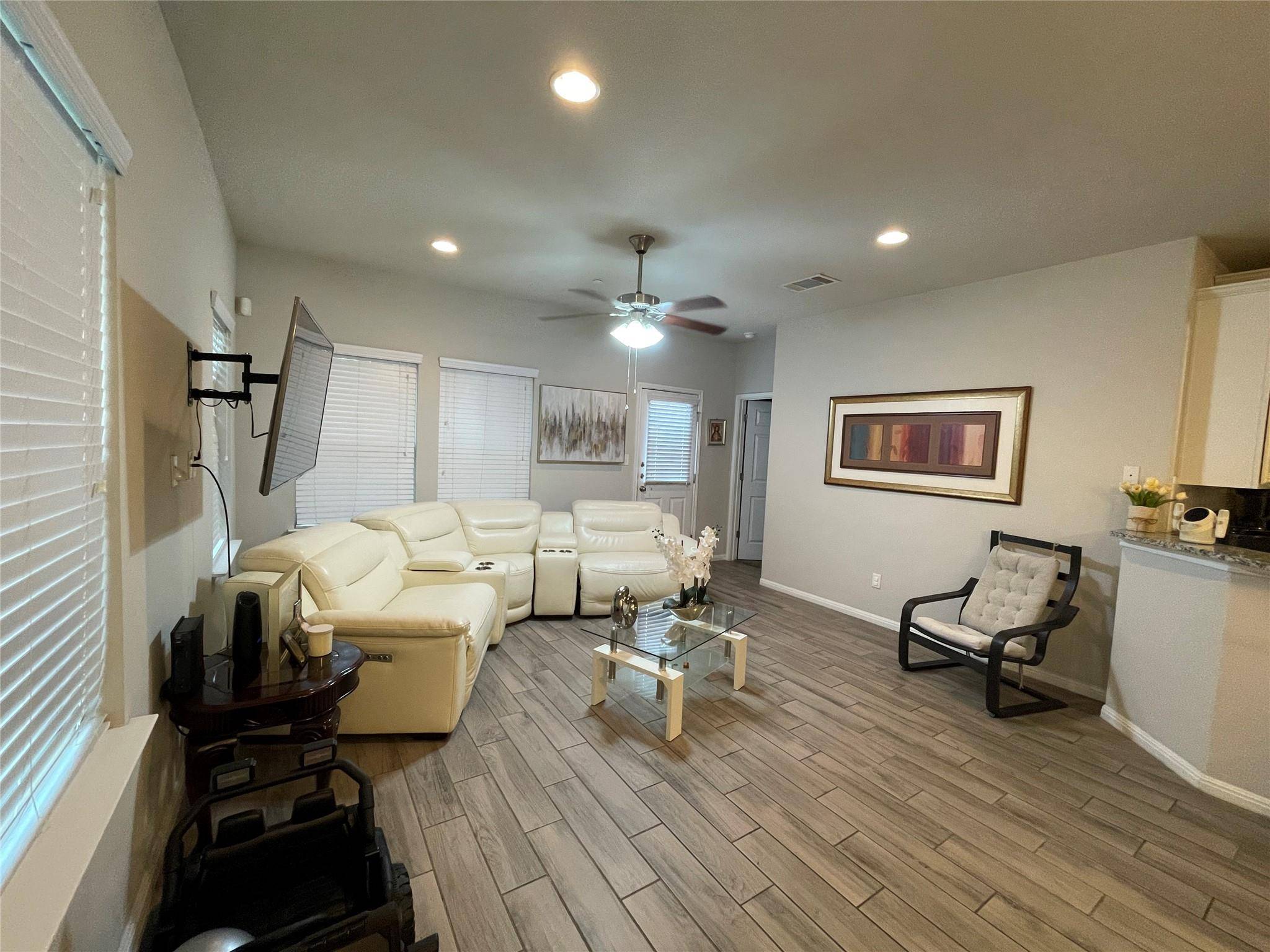 2304 S Lakeline BLVD #243, Cedar Park, TX 78613