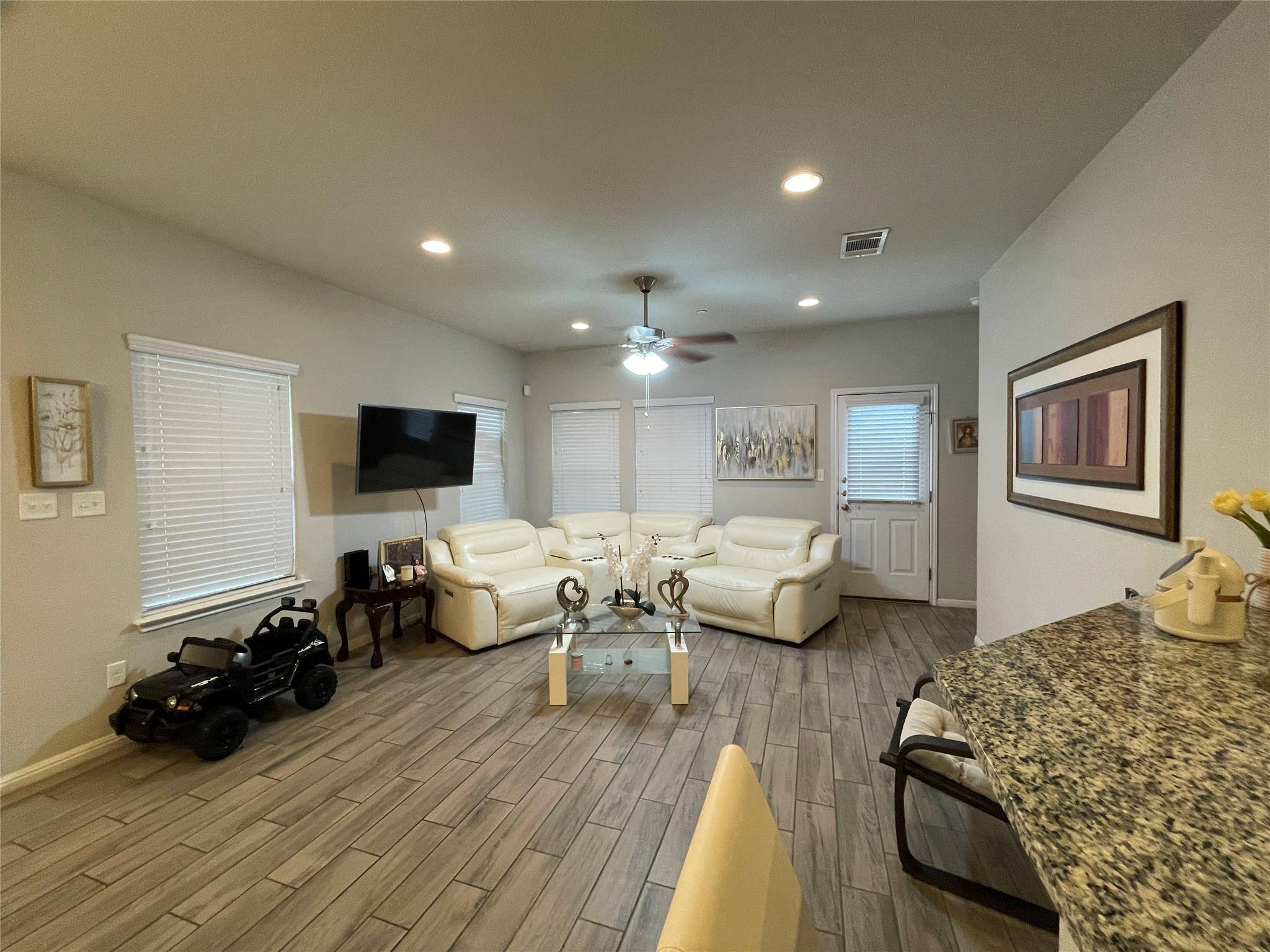 2304 S Lakeline BLVD #243, Cedar Park, TX 78613