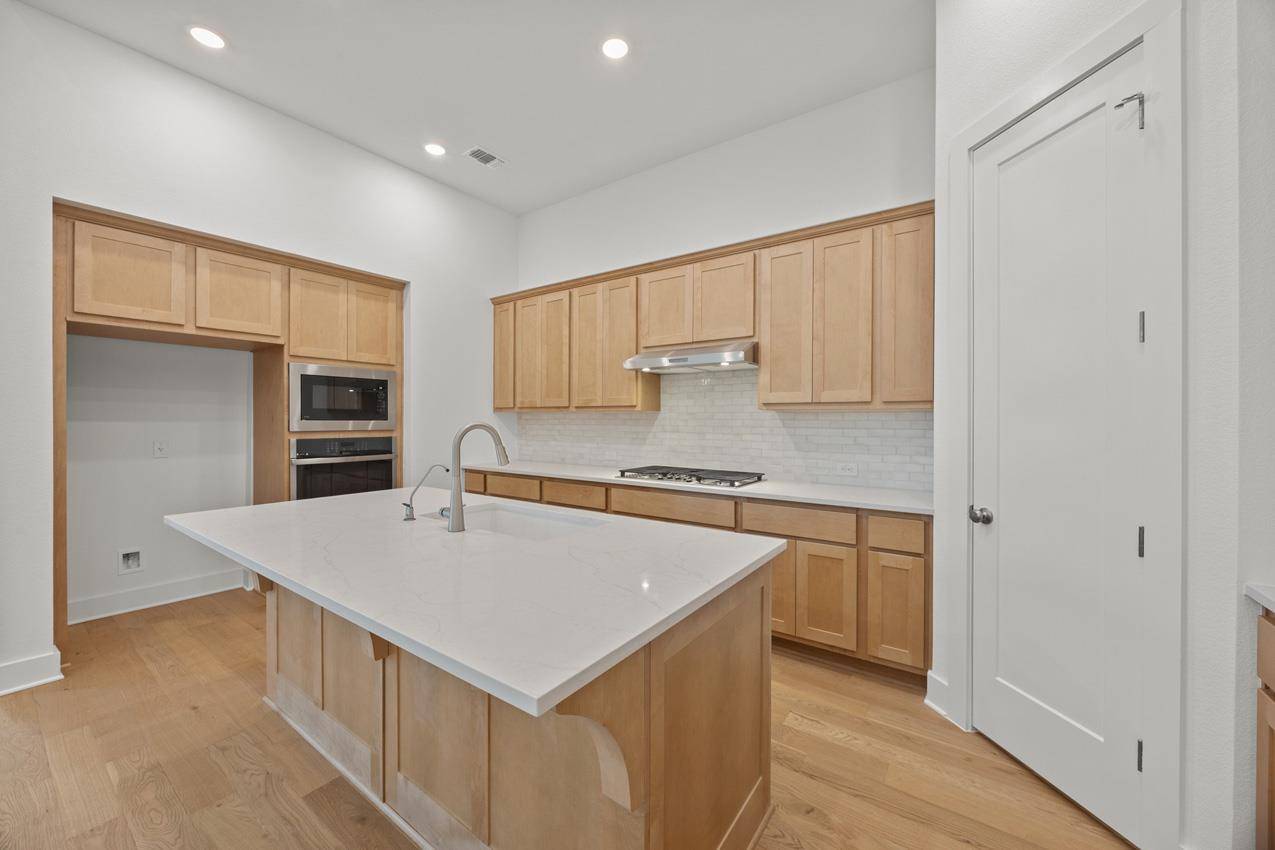 1700 Crimson Sunset DR, Georgetown, TX 78628