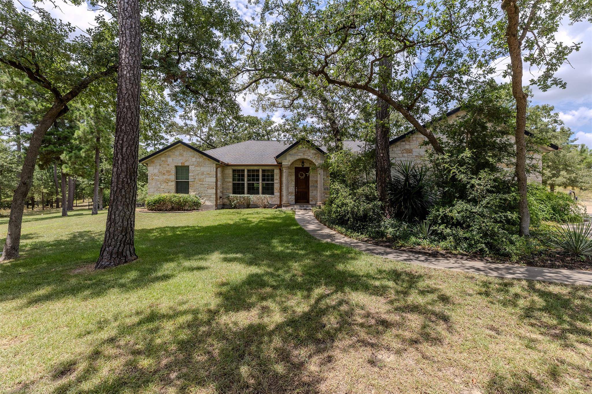 176 Cassel WAY, Bastrop, TX 78602