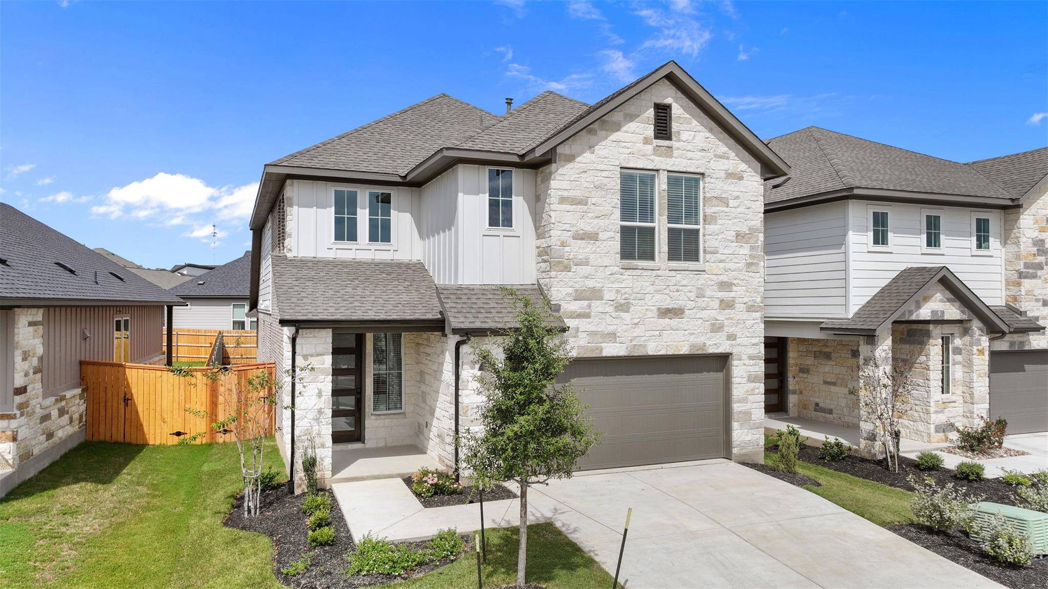 1129 N Roger Hanks PKWY, Dripping Springs, TX 78620