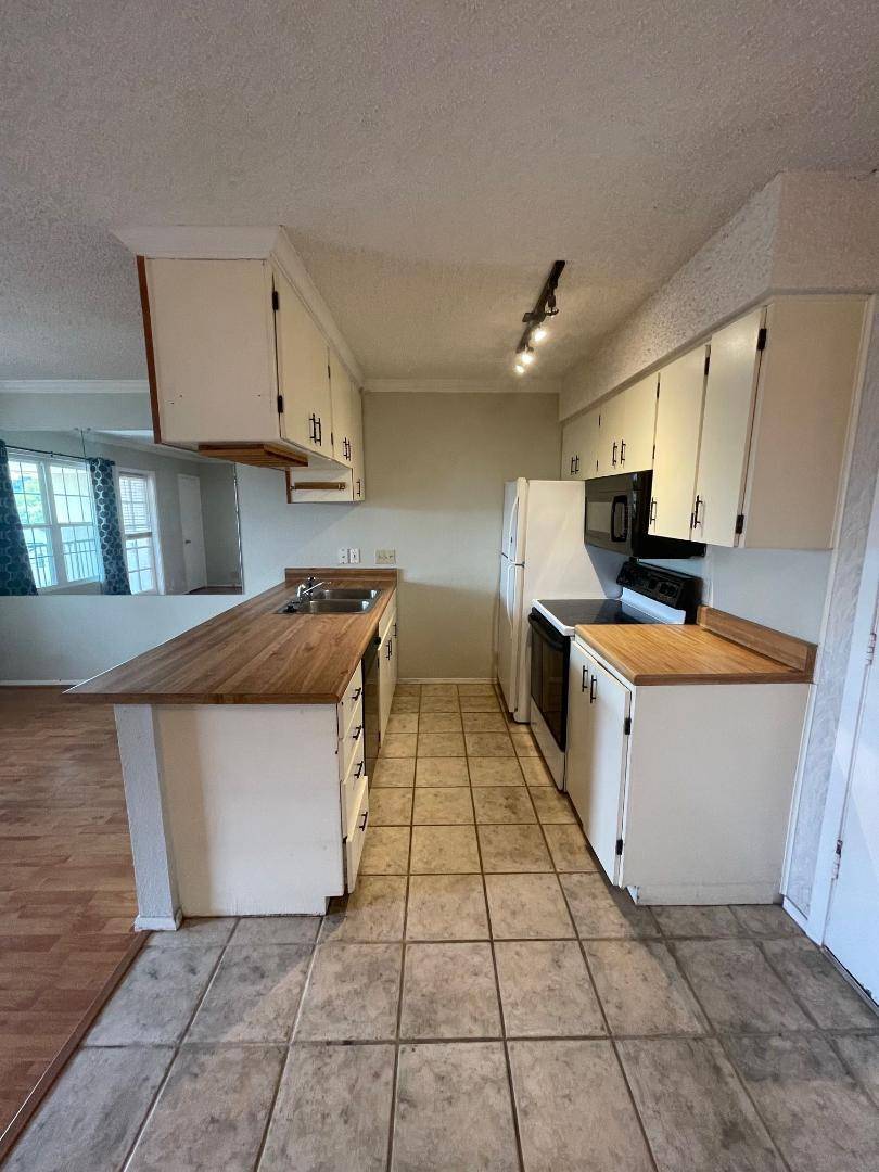 910 Duncan LN #44, Austin, TX 78705