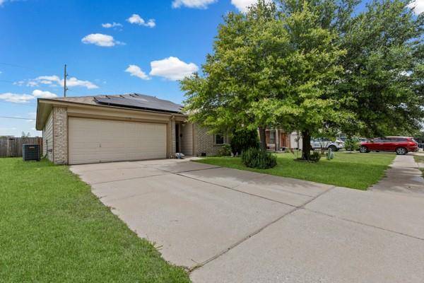 120 Holland ST, Hutto, TX 78634