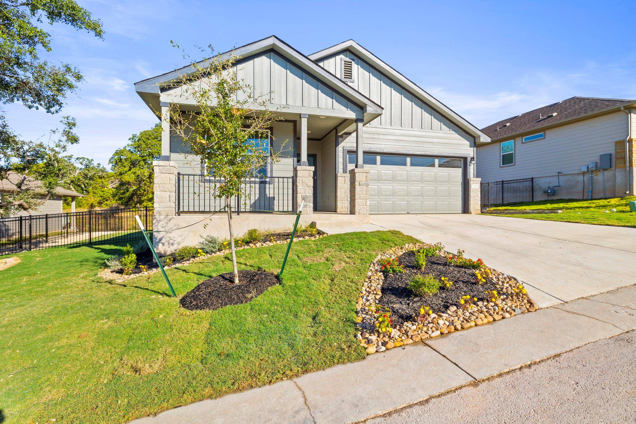 212 Florenz LN, Georgetown, TX 78628