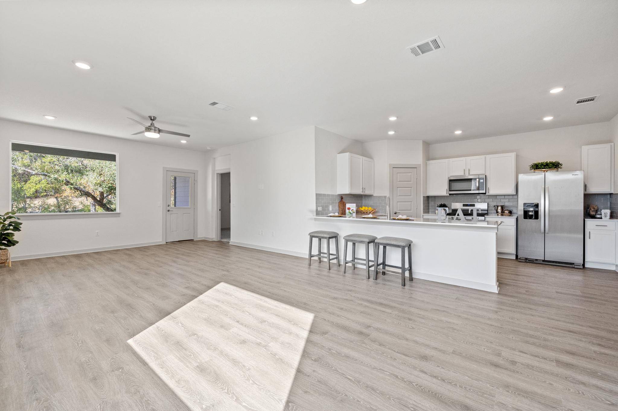 212 Florenz LN, Georgetown, TX 78628