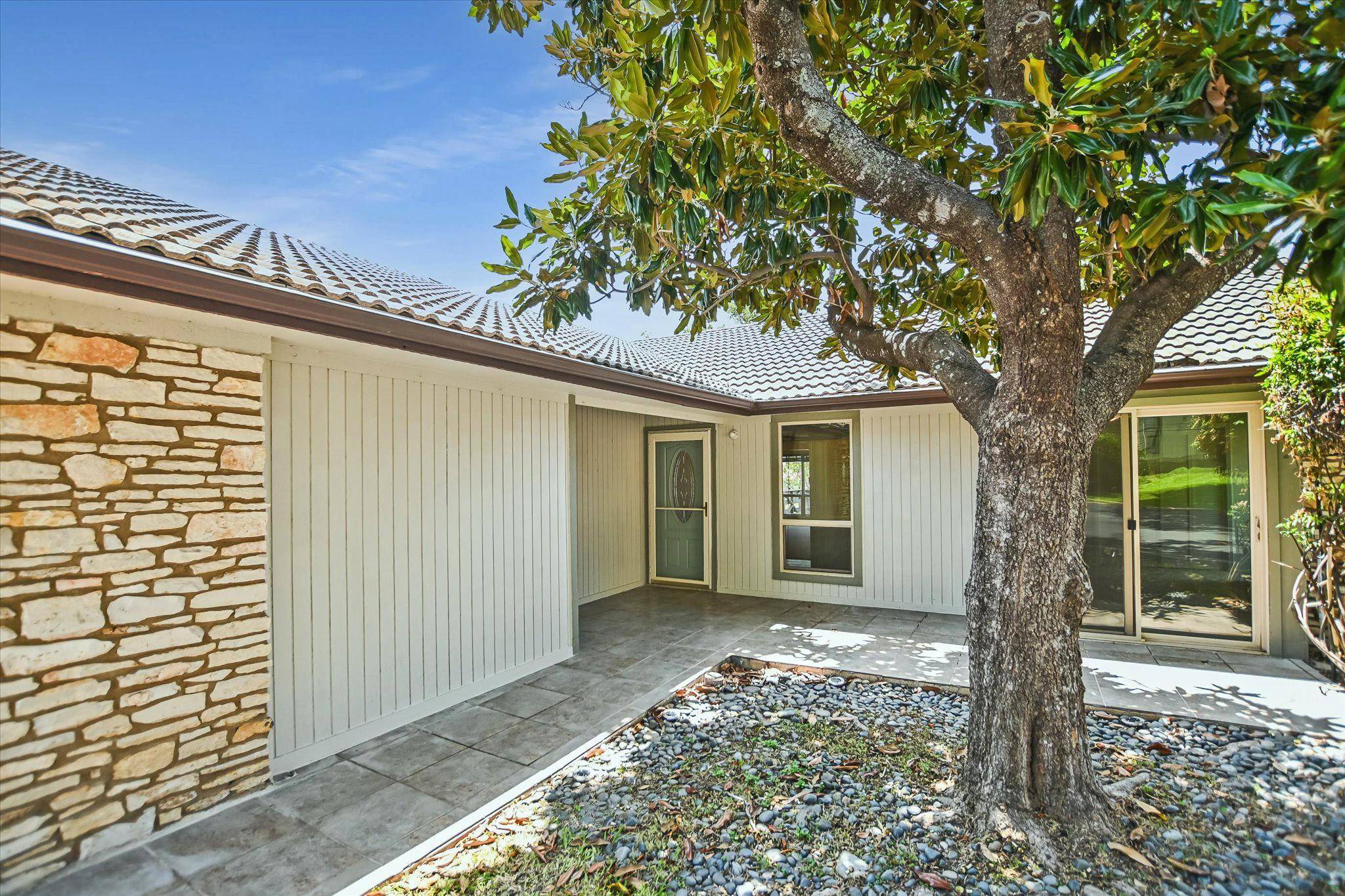 104 Big Spur South #13, Horseshoe Bay, TX 78657