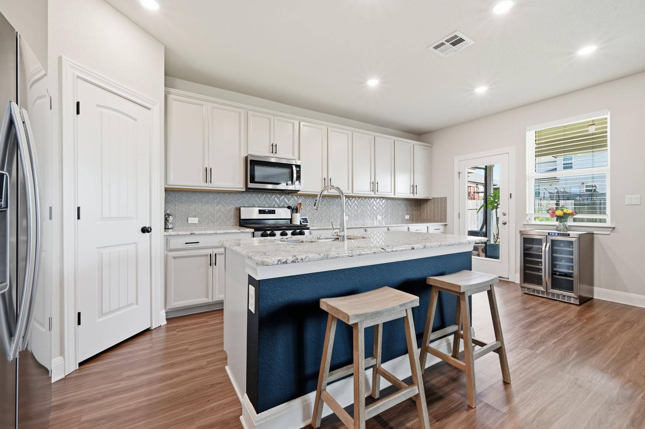 142 Dome Peak TER, Dripping Springs, TX 78620