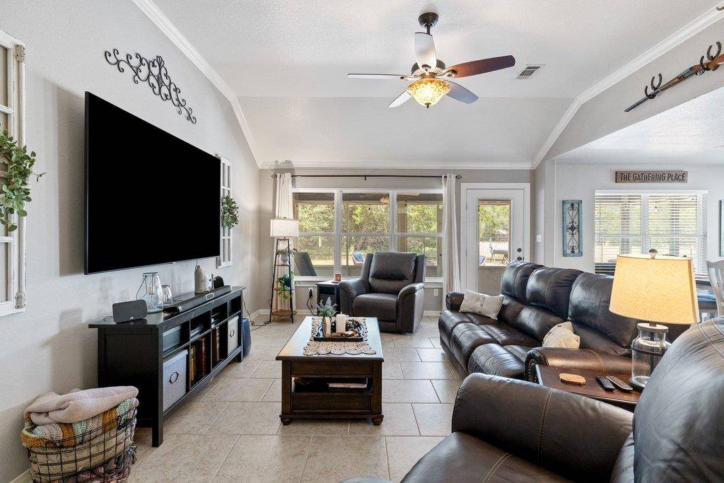 8 Stone Creek CIR, Wimberley, TX 78676