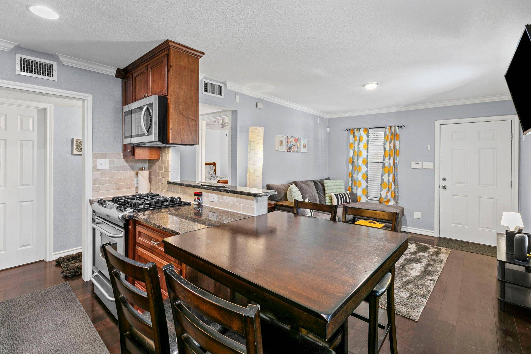 407 E 45th ST #116, Austin, TX 78751