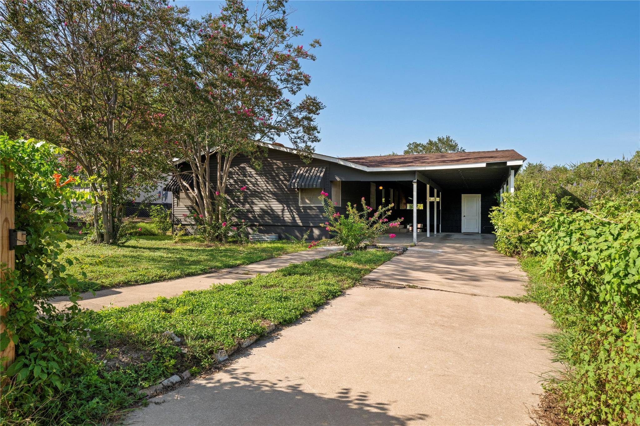 402 Philco DR, Austin, TX 78745