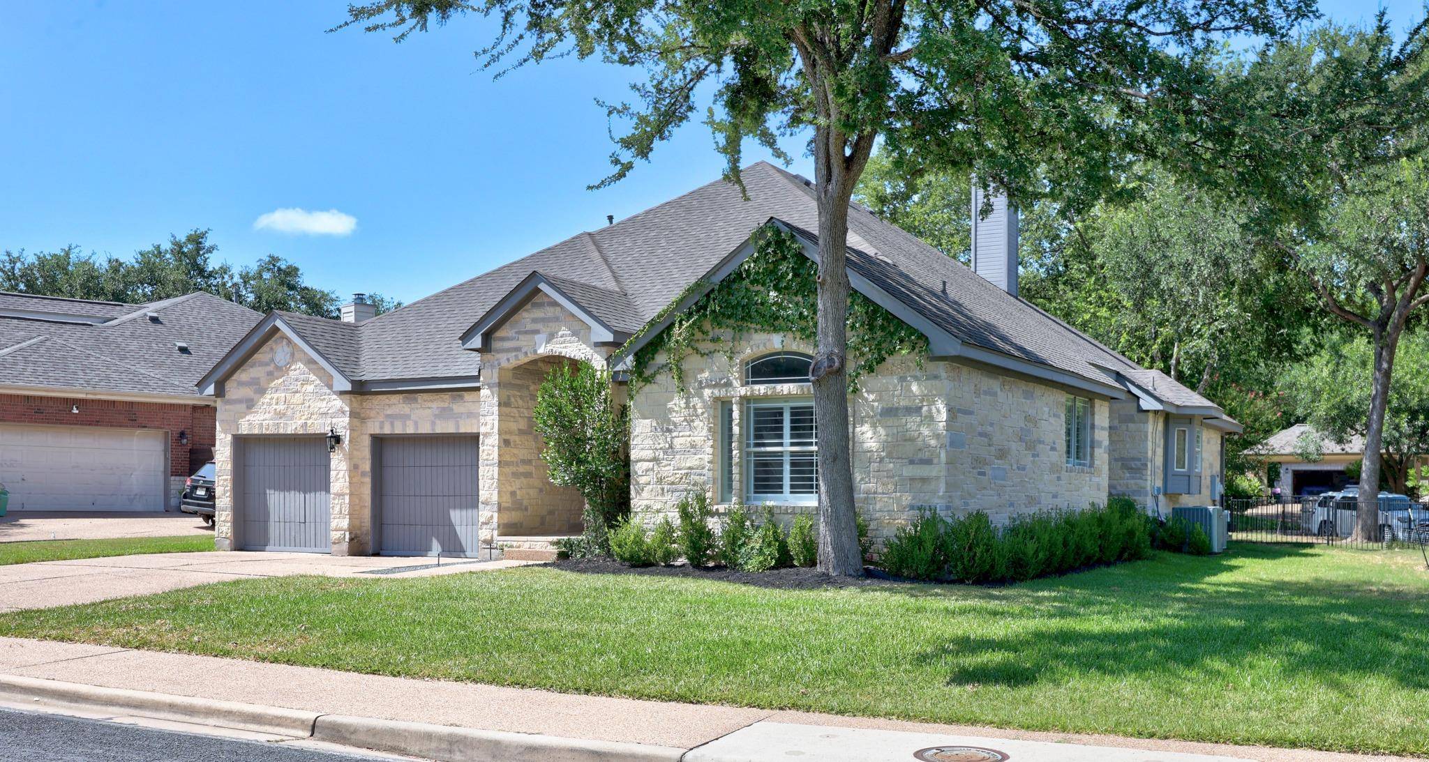 4801 Interlachen LN, Austin, TX 78747