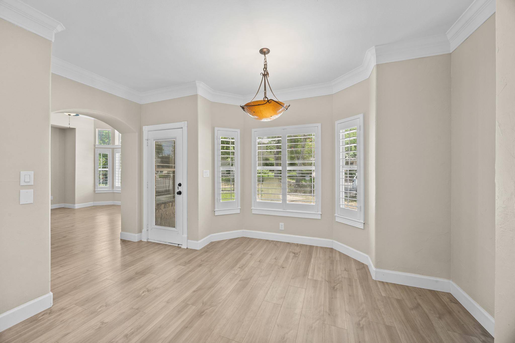 4801 Interlachen LN, Austin, TX 78747