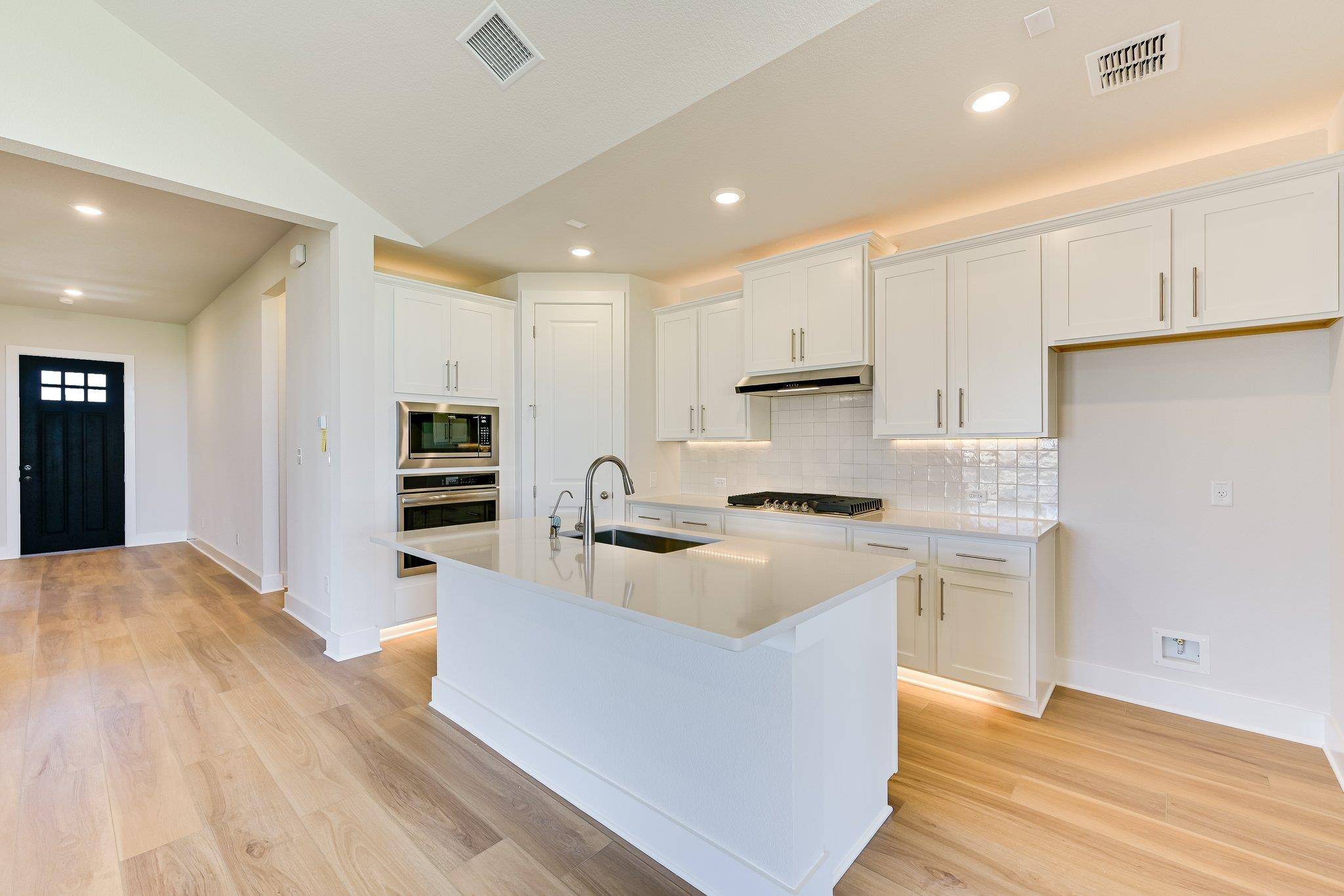 427 Fountain Grass DR, San Marcos, TX 78666