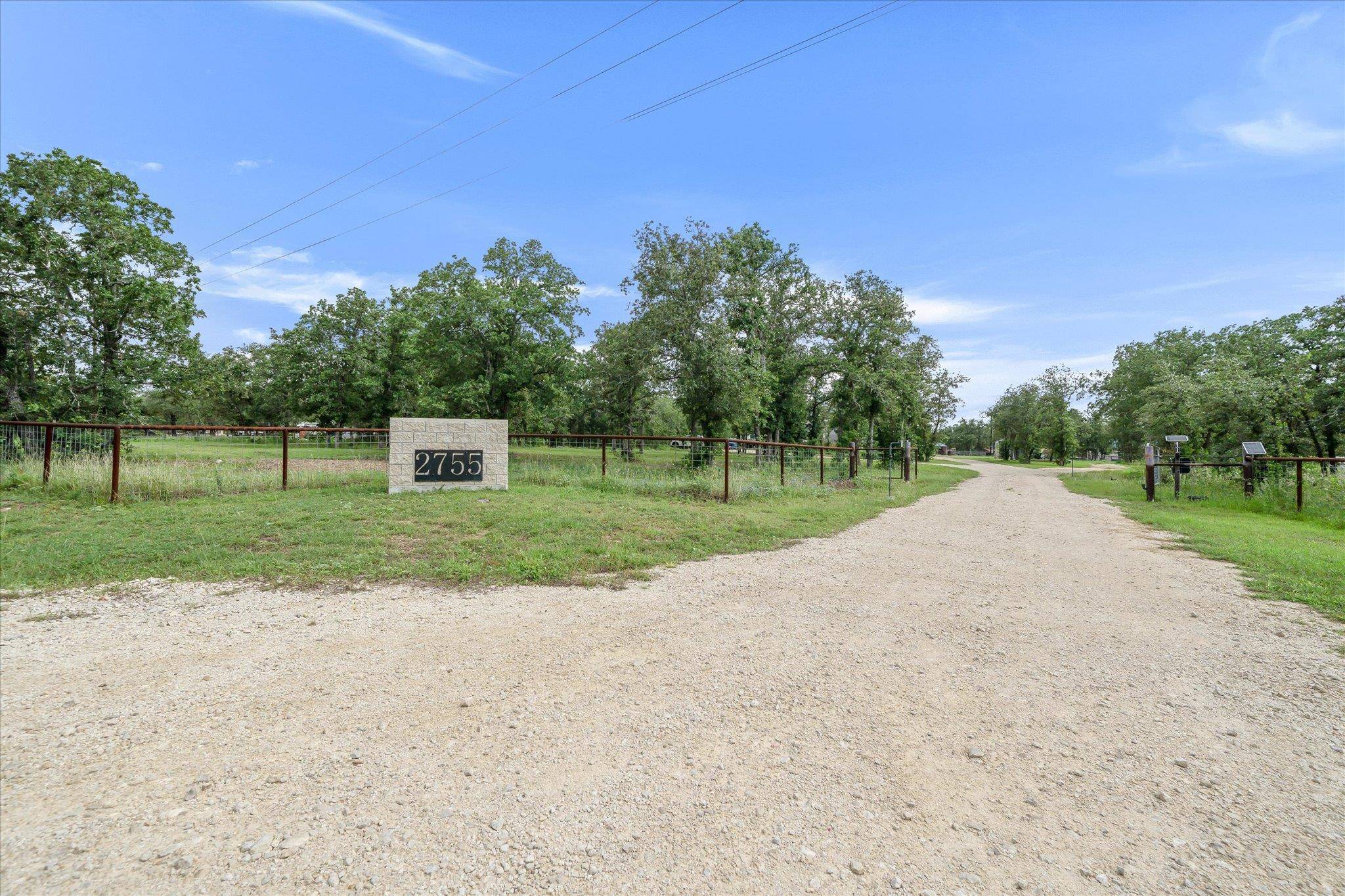 2755 Washburn RD, Luling, TX 78648
