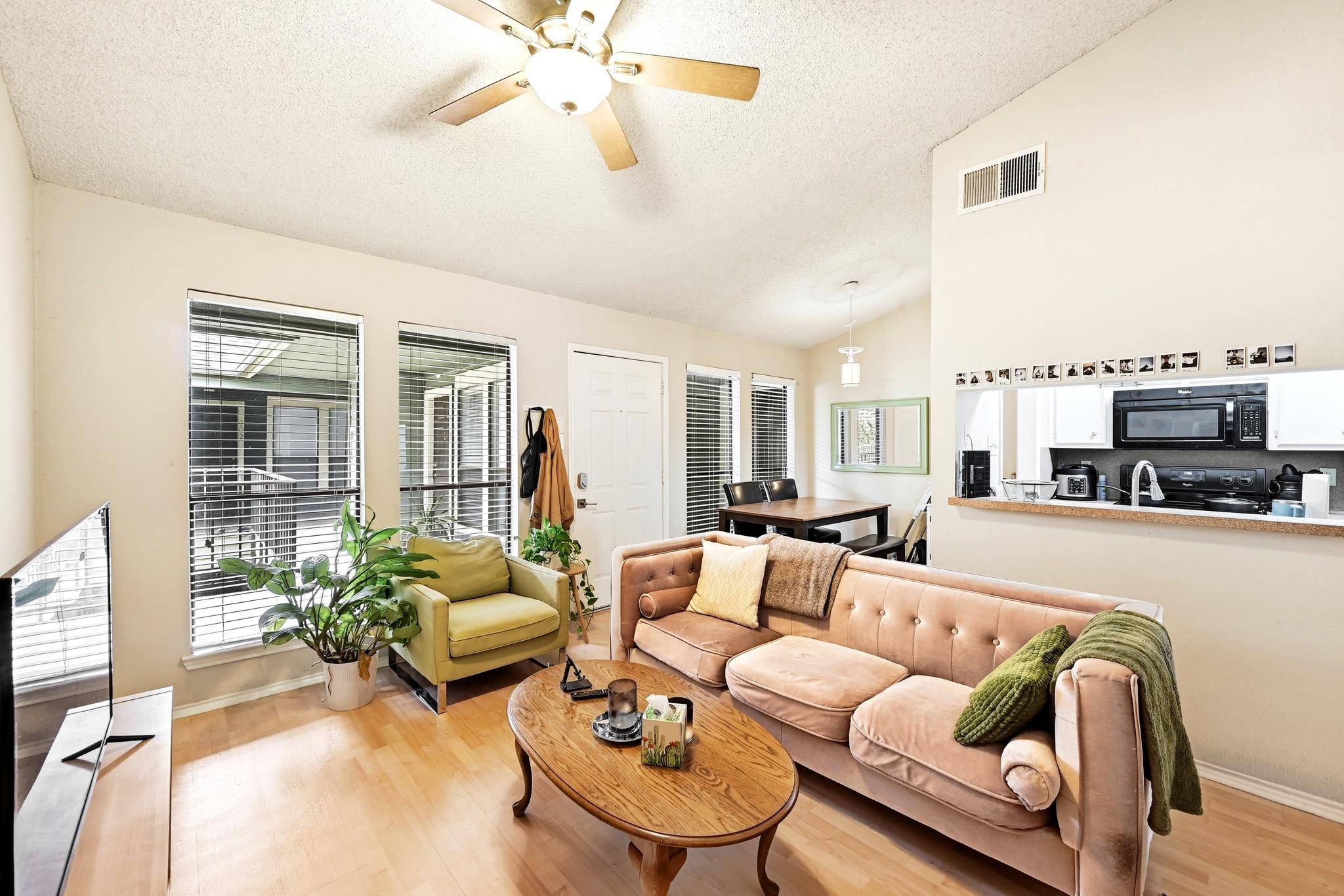 2706 Salado ST #305, Austin, TX 78705