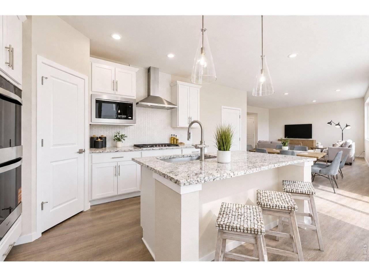 7334 White River, Frederick, CO 80530