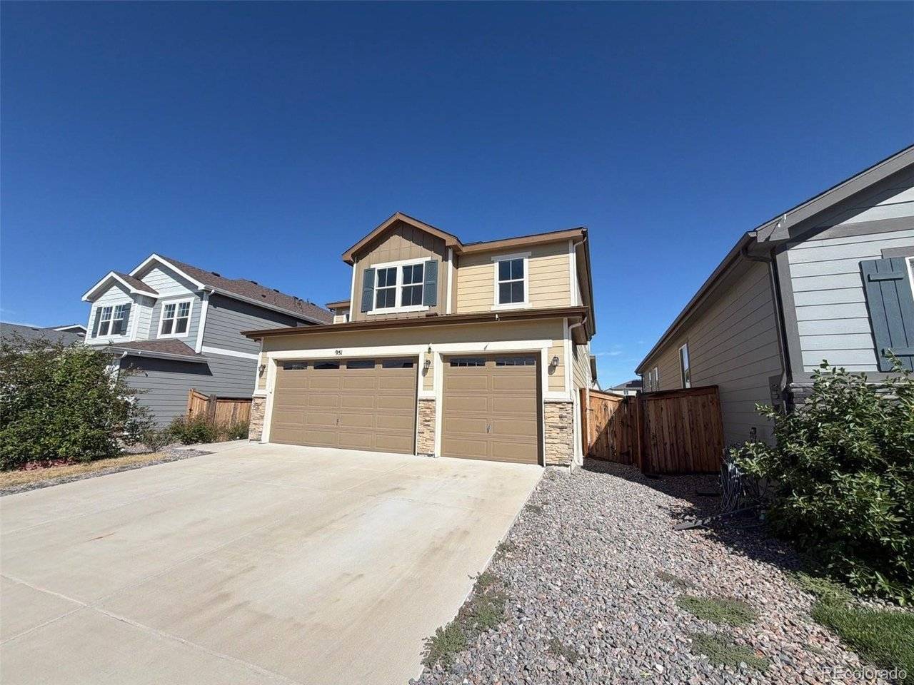 951 N Vandriver, Aurora, CO 80018